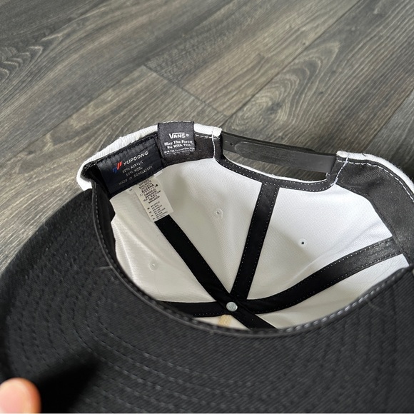 Vans x StarWars hat - Picture 3 of 3